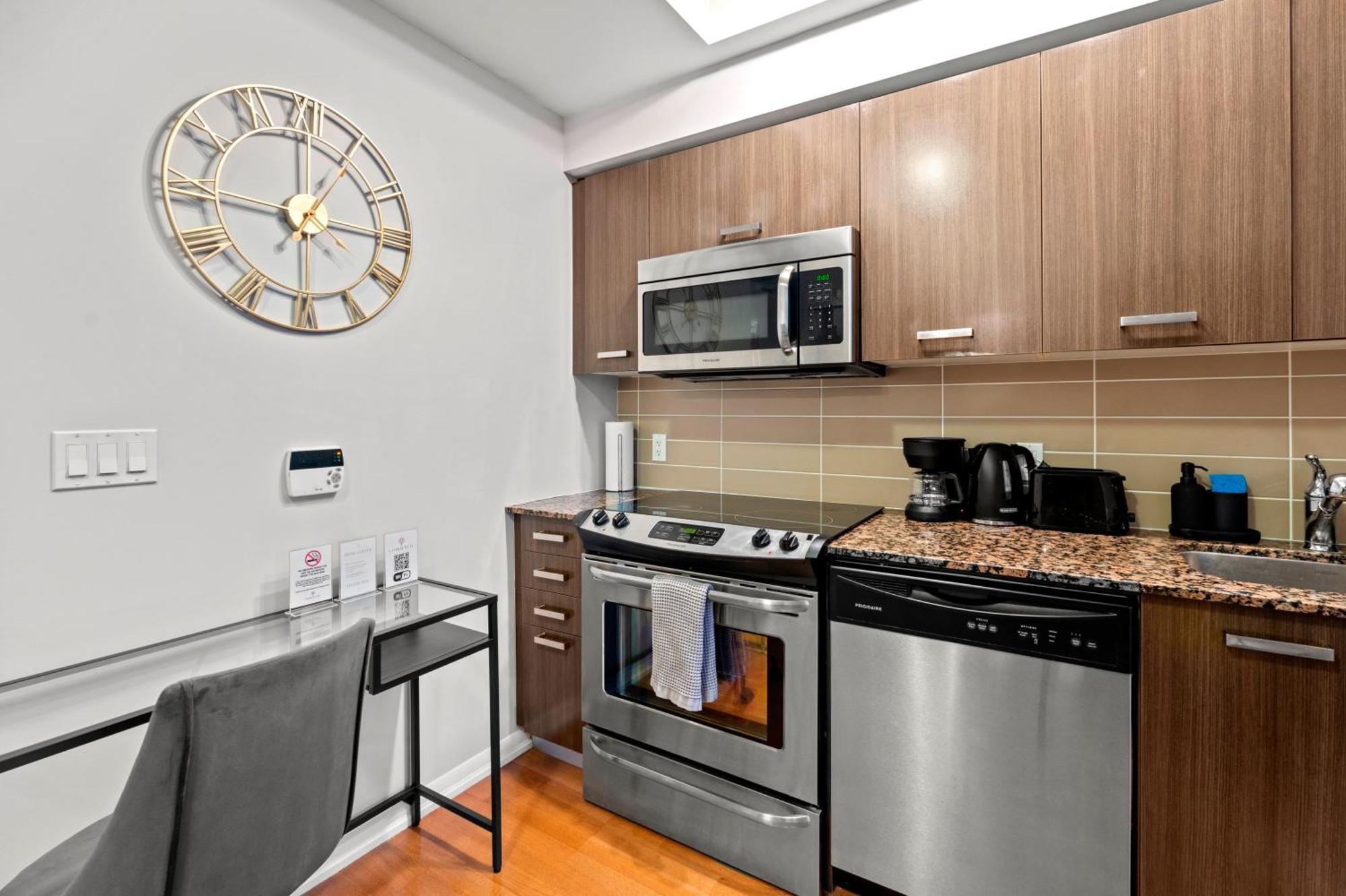 Globalstay. Burano Condos In Downtown Toronto Exterior foto